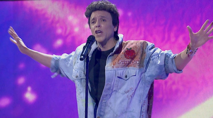 Un talento desconocido: Matías Vega demostró sus dotes para el canto imitando a Emmanuel