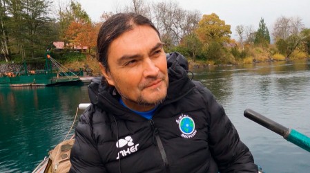 Bicitantes por Chile: Luis Andaur se aventura con la pesca deportiva en el río Enco