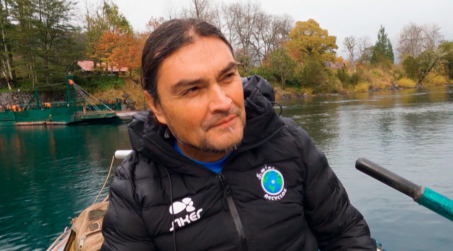 Bicitantes por Chile: Luis Andaur se aventura con la pesca deportiva en el río Enco