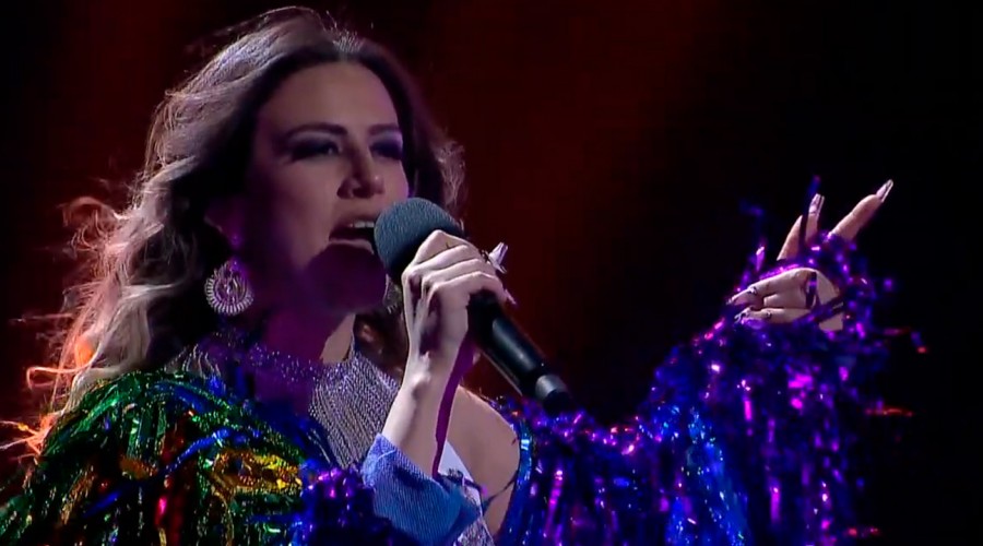 Todo la energía y sensualidad de una diva: Karla Melo cantó "¿A quién le importa?" de Thalía