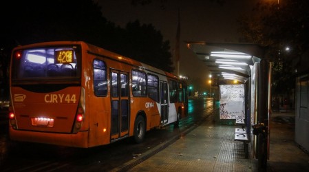 Fin del toque de queda: Revisa los nuevos horarios nocturnos del transporte público