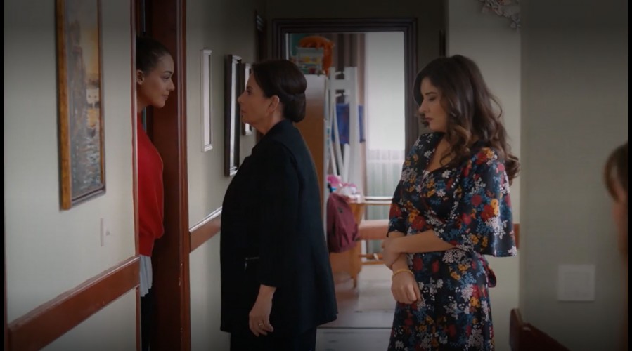 Sena se enfrenta a la señora Fátima - (Capítulo 19 - Parte 2)