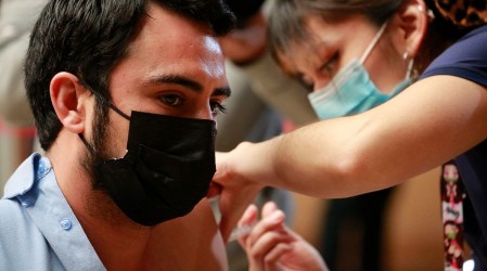 Minsal confirmó que vacunados con Pfizer, CanSino y AstraZeneca recibirán dosis de refuerzo