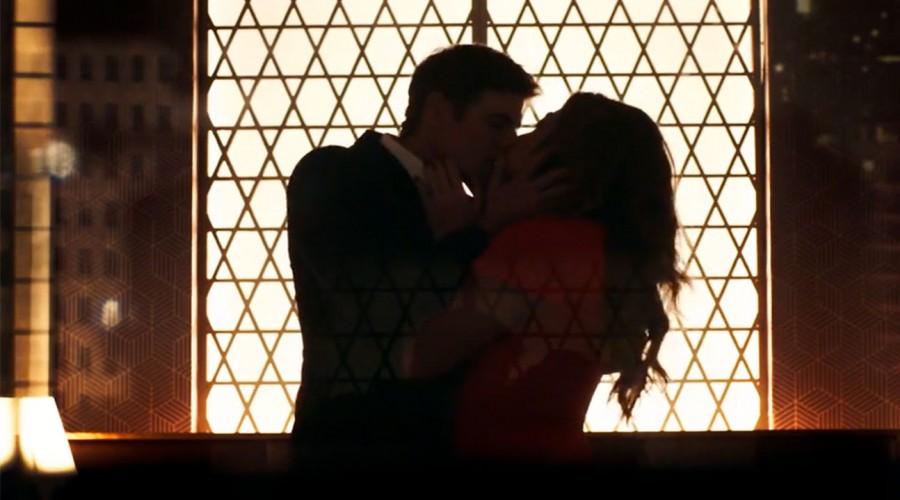 Se enciende el romance entre María de la Paz y Régis - (Capítulo 35 - Parte 1)