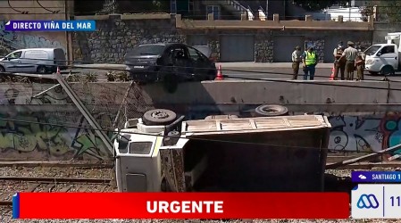 Camión cae en líneas del metro en Viña del Mar: Accidente de tránsito deja un lesionado