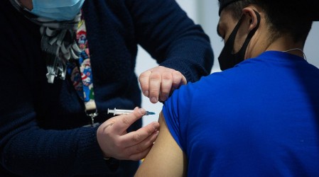 Minsal publica calendario de vacunación de tercera dosis para semana del 18 al 22 de octubre