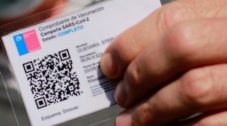 Pase de Movilidad: Mayores de 55 años tendrán como requisito contar con la tercera dosis para habilitarlo