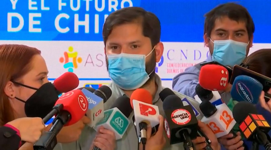 Gabriel Boric espera resultados de test PCR: Candidatos a la presidencia guardan cuarentena preventiva