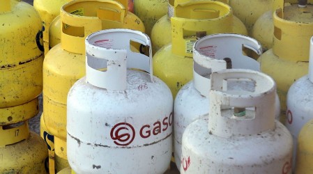 Municipalidades pretenden distribuir el gas a precios más bajos