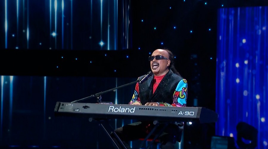 Lucho Arenas abre un nuevo capítulo de the Covers en la voz de Stevie Wonder