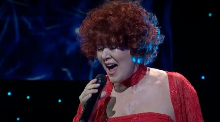 Andrea Tessa quiere seguir en competencia con su segundo tributo a Barbra Streisand