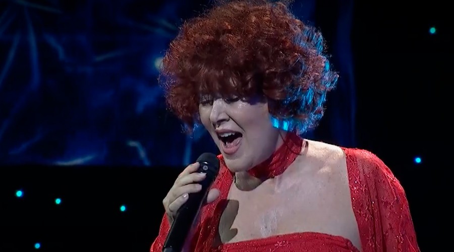 Andrea Tessa quiere seguir en competencia con su segundo tributo a Barbra Streisand