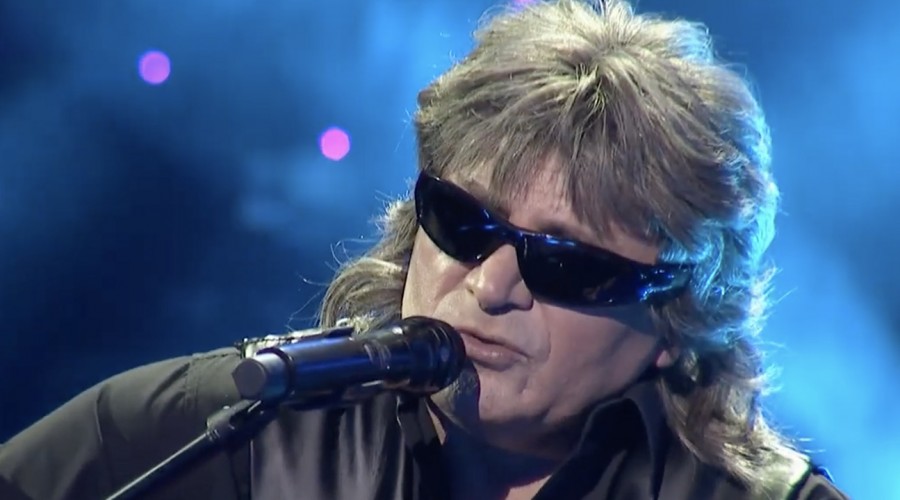 Charola Pizarro busca seguir en competencia con tributo a José Feliciano