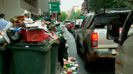 Recolectores de basura realizan paro de advertencia en Santiago tras falta de mantenimiento de camiones