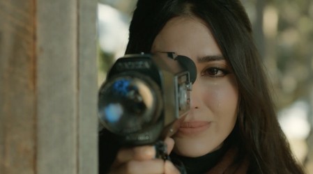 Mujgan graba a Zuleyha y Yilmaz (Capítulo 203 - Parte 1)