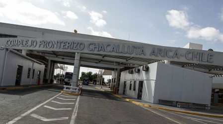 Gobierno aplaza la reapertura de fronteras ante alza de contagios por Ómicron