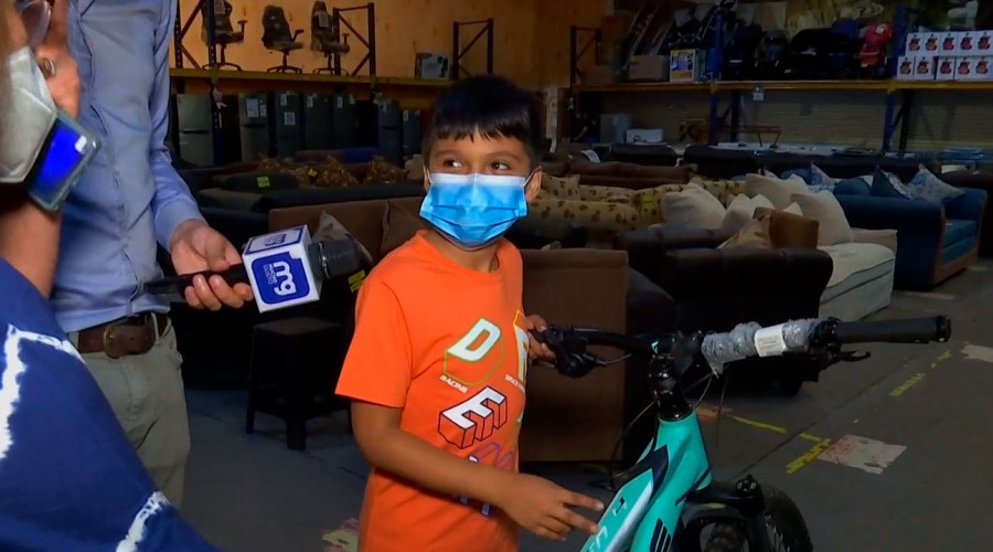 José Antonio Neme cumplió: Le regaló una bicicleta nueva a menor atropellado en La Florida