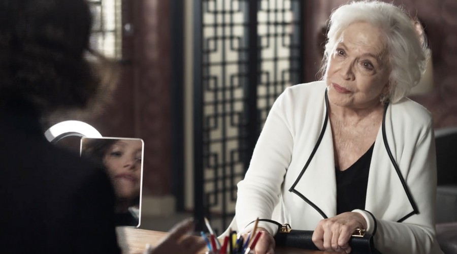 Avance extendido: La madre de Regis le pedirá dinero a Josiane