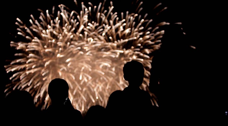 Fuegos Artificiales en Santiago: Conoce los lugares donde podrás verlos