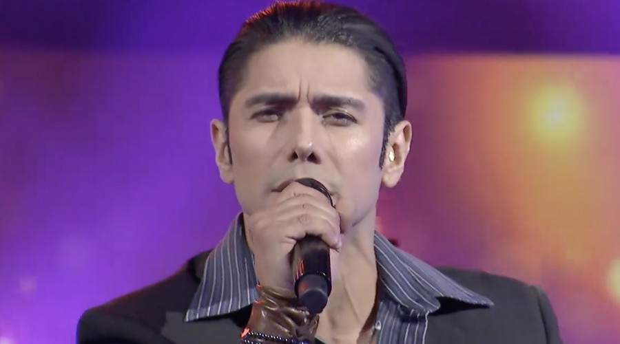 Miguel Garcés se subió al escenario para realizar tributo a Alejandro Fernández