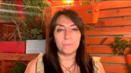 "Levanta mi brazo sin mi voluntad": Gobernadora del Maule tras polémico gesto del senador Coloma