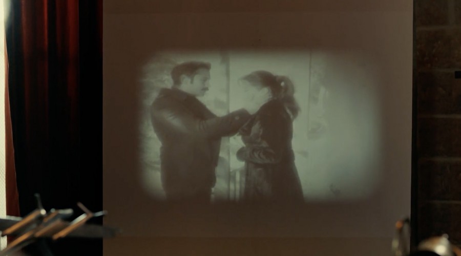 Demir observa el video de Zuleyha y Yilmaz (Capítulo 213 - Parte 2)