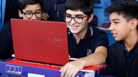 Revisa quiénes podrán recibirán uno de los computadores gratuitos de las Becas TIC