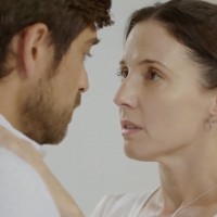 Alicia le ofrece ayuda a Santiago para olvidar a Francisca