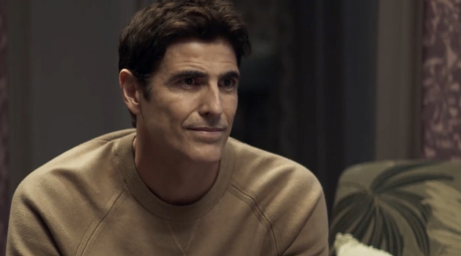 María de la Paz felicita a Regis (Capítulo 107 - Parte 2)