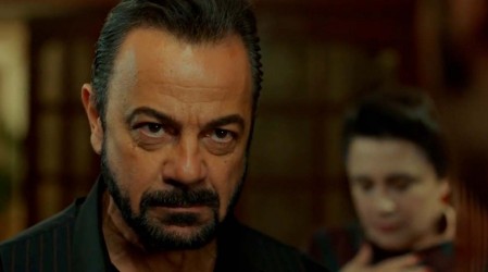 Fekeli protege a Zuleyha (Capítulo 221 - Parte 1)