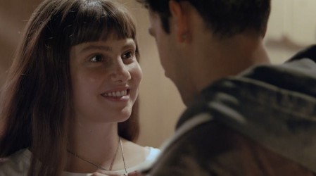 En este capítulo Oliver le entrega a Rafaela un regalo muy especial