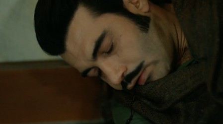 Zuleyha le dispara a Demir (Capítulo 223 - Parte 2)