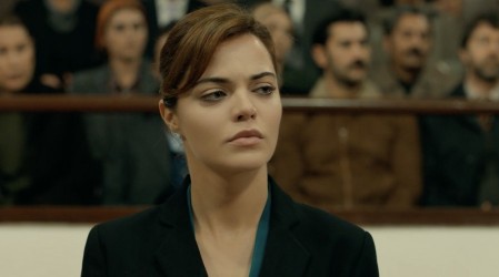 Demir declara en contra de Zuleyha (Capítulo 229 - Parte 2)