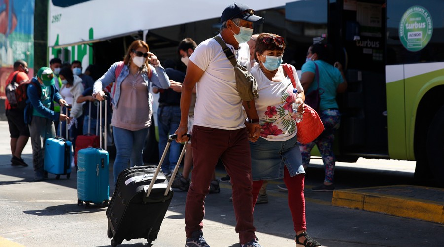 ¿Viajarás dentro de Chile?: Revisa aquí qué documentos necesitas para salir de viaje