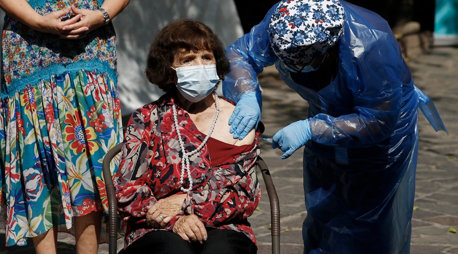 Cuarta dosis para mayores de 55 años: Revisa el calendario de vacunación para la semana del 7 de febrero