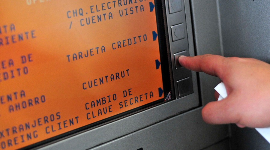 Diputados proponen suspender cobros por giro de la CuentaRut de Banco Estado