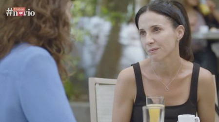 Alicia se desahoga con Sara