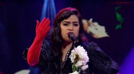 Javiera Flores demostró la fuerza de su voz a través de su tributo a Mon Laferte
