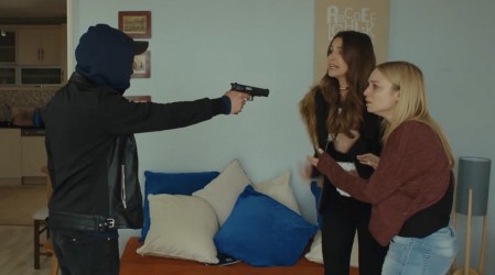 Puerto Estambul: Derin es amenazada de muerte