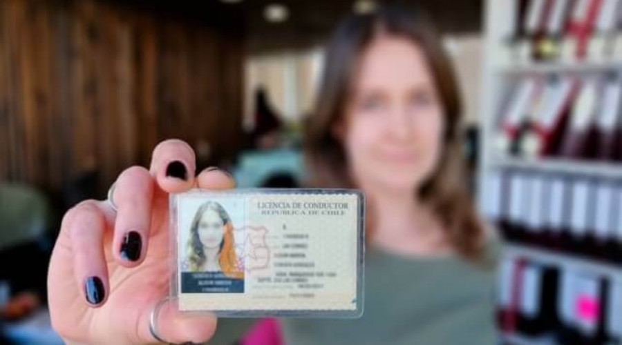 Accede a un curso de conducción gratis: Revisa los cursos disponibles y cómo postular