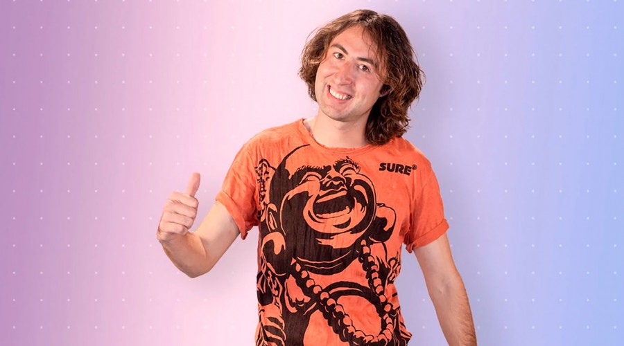 'Porque yo lo valgo': Mario Ortega sorprende en sus redes sociales con su larga cabellera