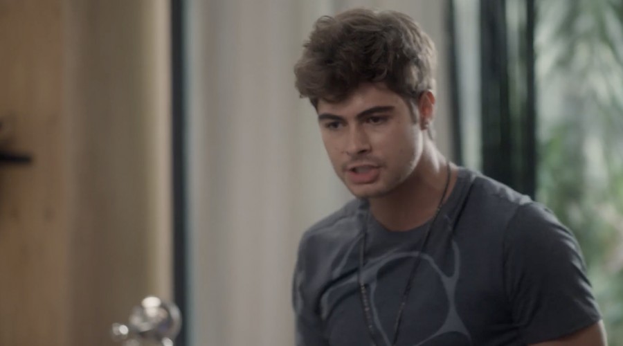 Avance extendido: Leo deberá ser telonero de la banda 4.4