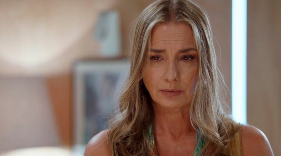 Francisca tiene una profunda conversación con Stella