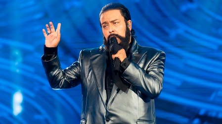 Barry White llegó al escenario de "El Retador" de la mano de Fernando Carrillo