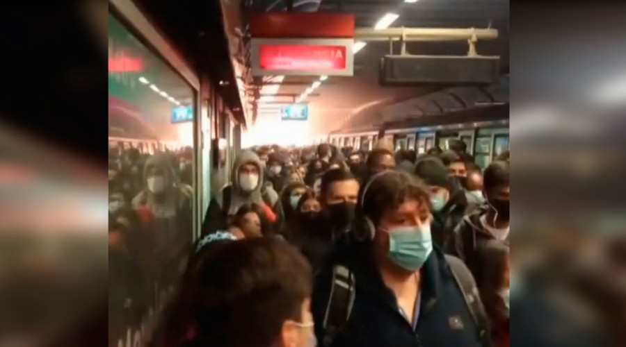 "Mucha gente estaba en el suelo y se pisaba": Pasajero relata caos tras explosión en estación Las Rejas