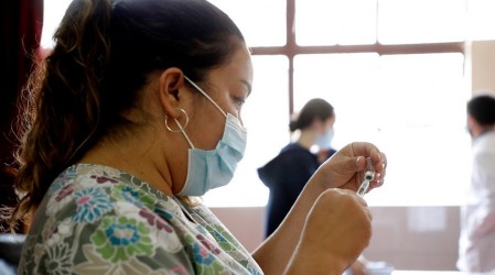 Revisa quiénes reciben sus dosis contra el Covid entre el 23 al 29 de mayo