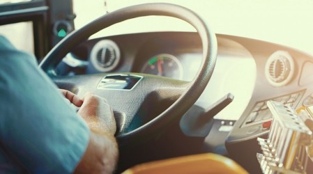 Revisa cómo postular a los cursos gratuitos de conducción