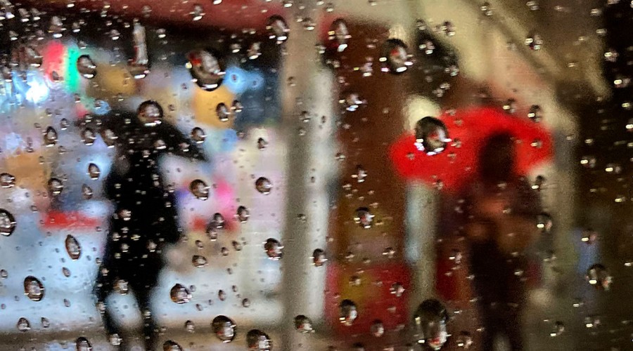 ¡Se adelantas las lluvias en Santiago!: Revisa cuándo y dónde lloverá esta semana