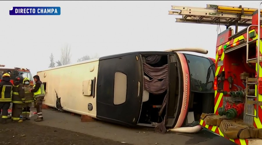 Fatal volcamiento de bus en la Ruta 5: Deja 1 fallecido y 14 heridos
