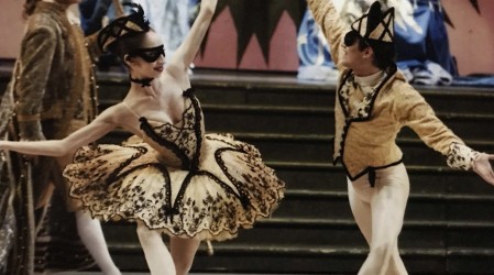 El último baile en el Teatro Municipal de Santiago en "De Aquí Vengo Yo"